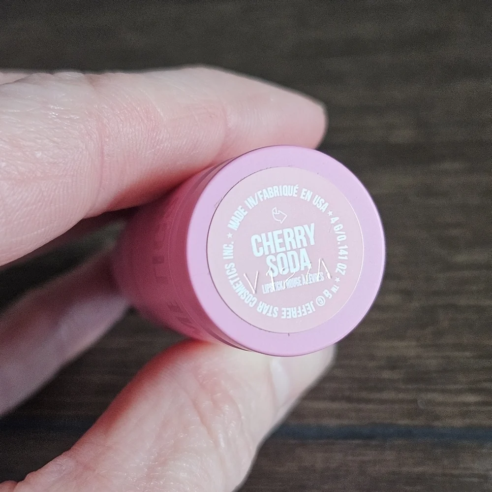 NIB Jeffree Star Velvet Trap Lipstick - Cherry Soda